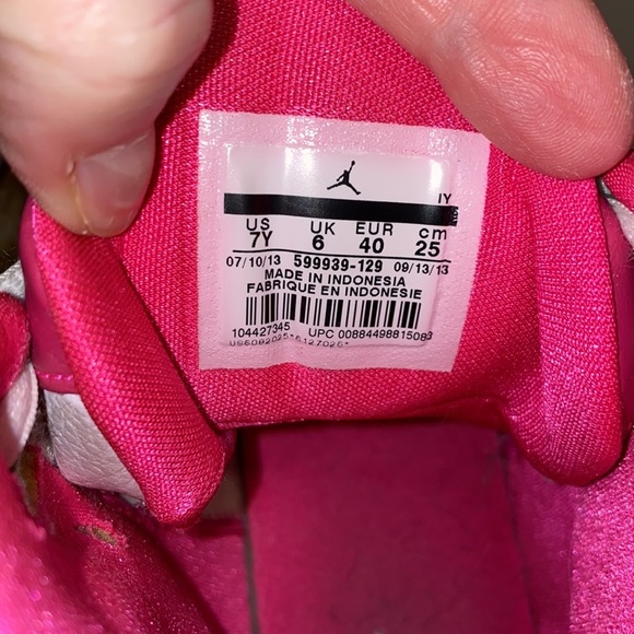 Jordan sneakers like new Beautiful condition!! - Picture 2 of 5